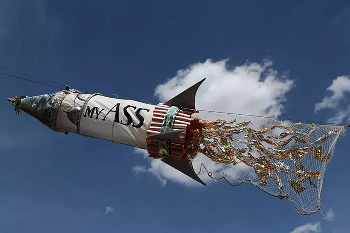 Good Morning, News: Oregon Republicans' TERRIBLE Idea, Musk Slinks Away from DOGE, and It's May Day, Hooray!